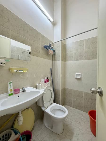 1-storey Terraced House for Sale in Johor Bahru (Johor) - Chuan Hong Kee - Bathroom - PropertyGuru.com.my