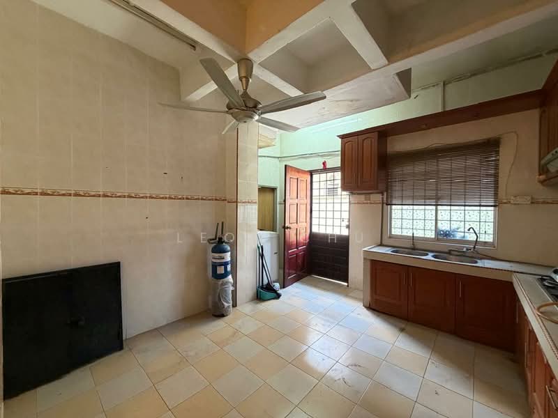 2-storey Terraced House for Sale in Taman Delima (Banting) - Leon Chu - Kitchen - PropertyGuru.com.my