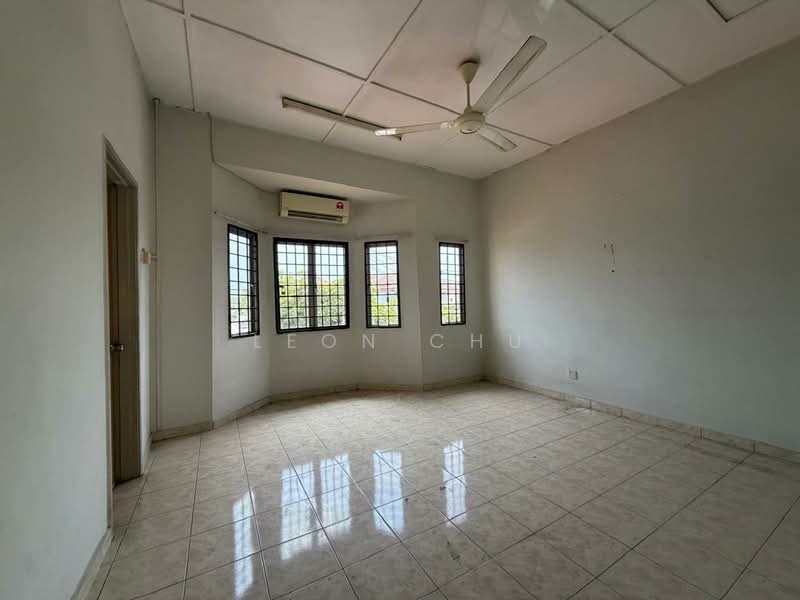 2-storey Terraced House for Sale in Taman Delima (Banting) - Leon Chu - Living Room - PropertyGuru.com.my
