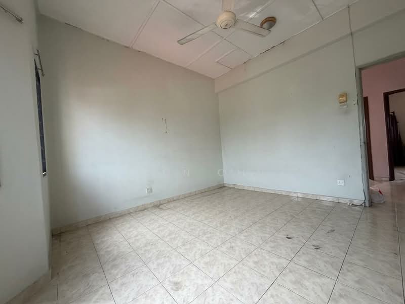 2-storey Terraced House for Sale in Taman Delima (Banting) - Leon Chu - Living Room - PropertyGuru.com.my