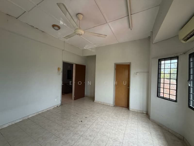 2-storey Terraced House for Sale in Taman Delima (Banting) - Leon Chu - Living Room - PropertyGuru.com.my