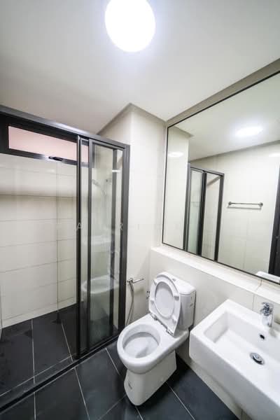 Service Residence for Sale at The Tamarind - Patrick . - Bathroom - PropertyGuru.com.my