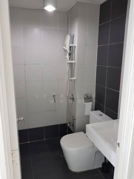 Servis Apartment untuk Disewa di Centrestage Designer Suite - Jacksley Wong - Bathroom - PropertyGuru.com.my