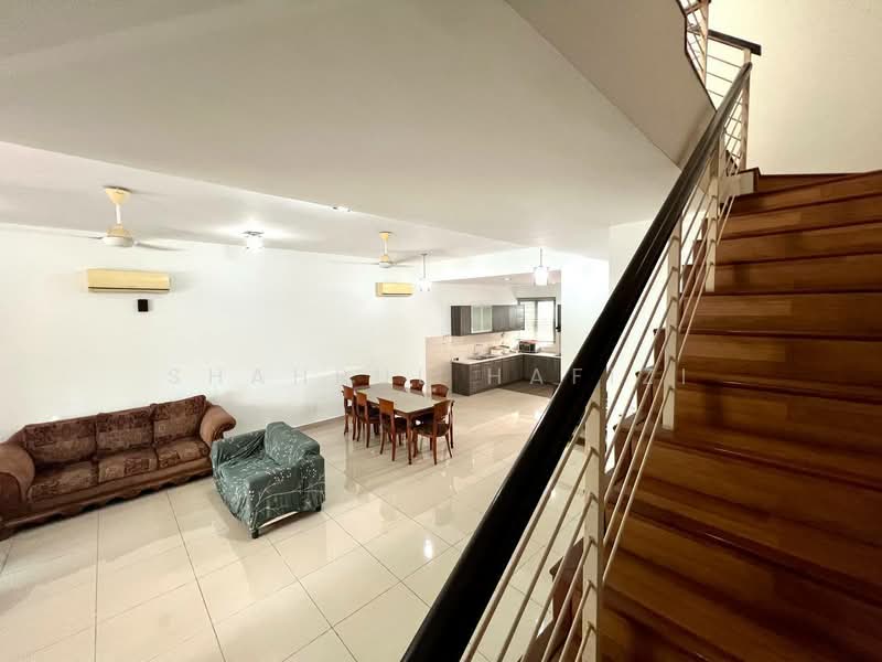 3-storey Terraced House for Sale in Cyberjaya (Selangor) - Shahrul Hafizi - Living Room - PropertyGuru.com.my