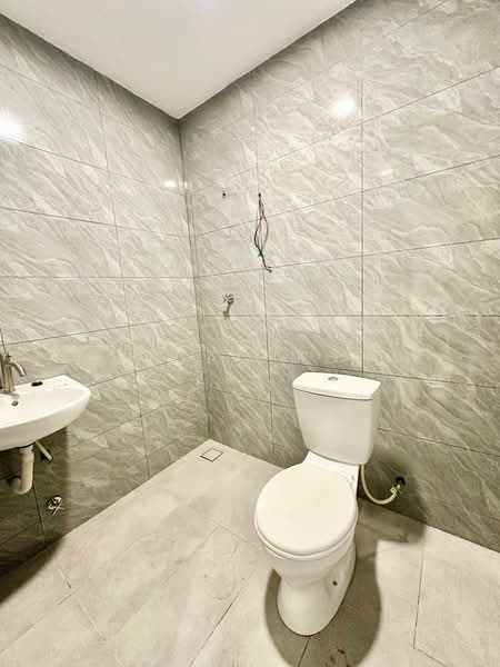 2-storey Terraced House for Sale in Klang (Selangor) - Danial Mohd Zaki - Bathroom - PropertyGuru.com.my