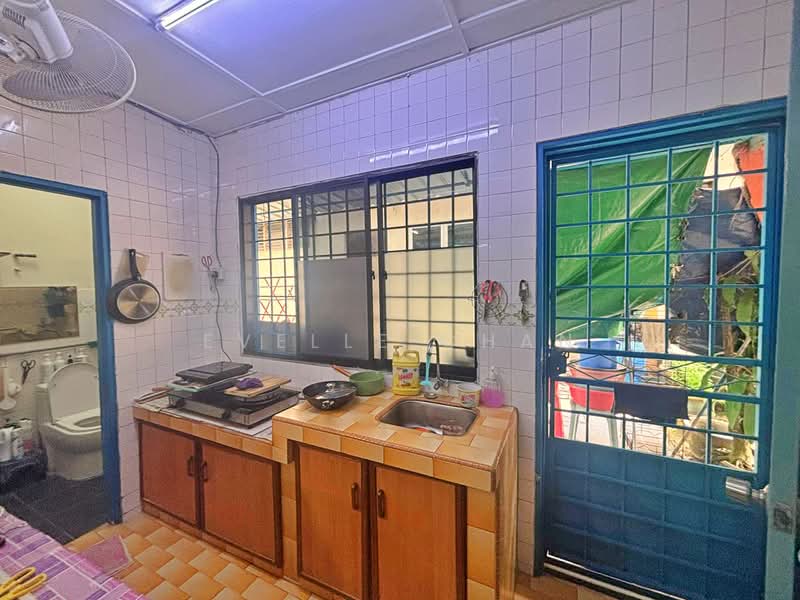 Rumah Teres untuk Dijual di Taman Bukit Intan (Sri Petaling) - Evelle Chan - Kitchen - PropertyGuru.com.my