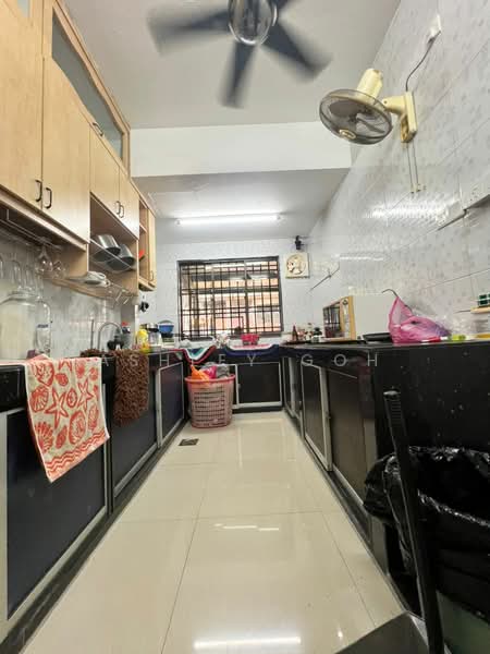 Townhouse for Sale in Taman Tampoi Indah (Tampoi) - Ashley Goh - Kitchen - PropertyGuru.com.my