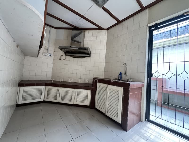 Bungalow for Sale in Bukit Damansara (Damansara Heights) - Yumiko Kew - Kitchen - PropertyGuru.com.my