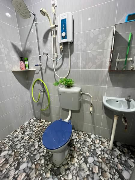 Rumah Teres 1 Tingkat untuk Dijual di Kluang (Johor) - Khairi Ismail - Bathroom - PropertyGuru.com.my