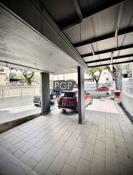 Rumah Teres 2 Tingkat untuk Disewa di George Town (Penang) - Rachael Tan - Car Park - PropertyGuru.com.my