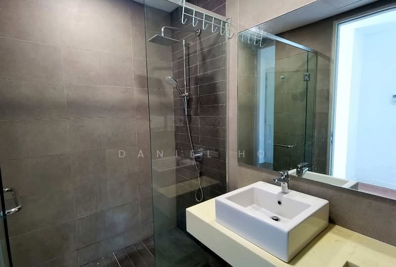 Kondominium untuk Dijual di Vivo Residential Suites - Daniel Ho - Bathroom - PropertyGuru.com.my