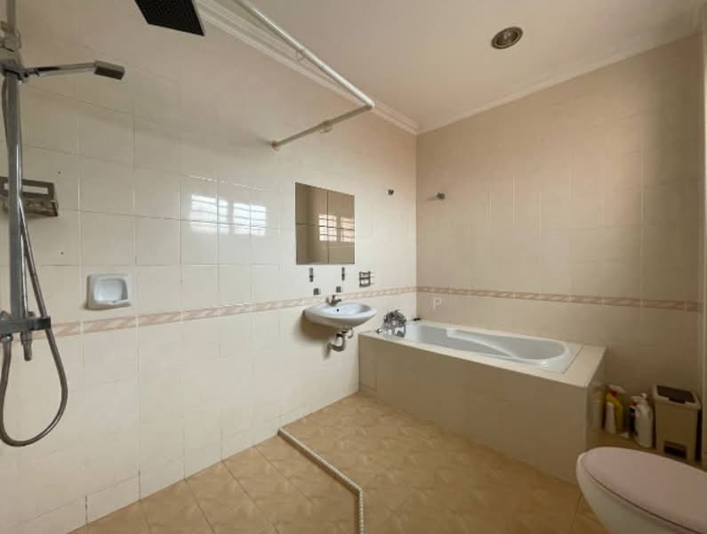 Rumah Berkembar untuk Disewa di Bukit Istana (Kuantan) - Jyn Yap - Bathroom - PropertyGuru.com.my
