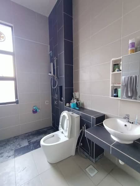 Rumah Teres 2 Tingkat untuk Disewa di Setia Ecohill (Semenyih) - CK Law - Bathroom - PropertyGuru.com.my