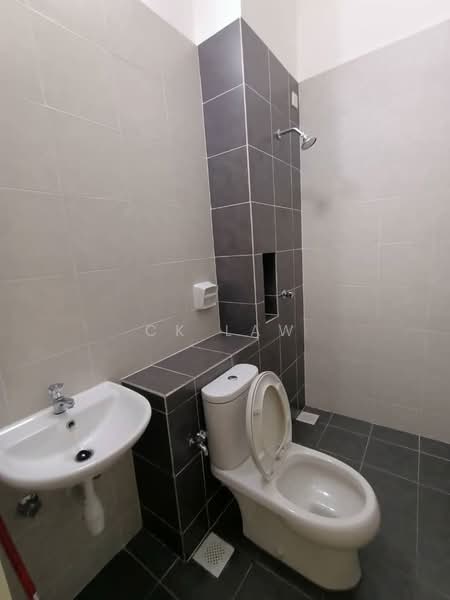 2-storey Terraced House for Sale in Setia Ecohill (Semenyih) - CK Law - Bathroom - PropertyGuru.com.my