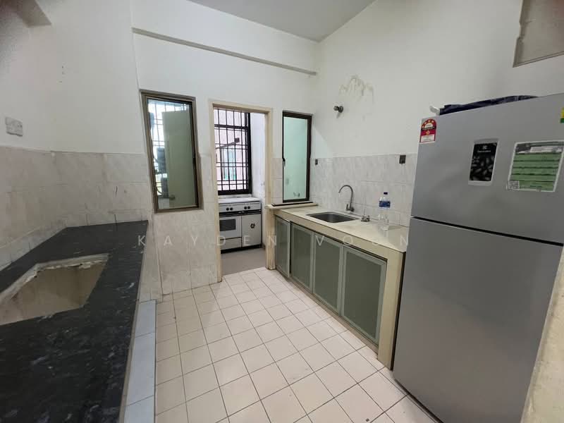 Apartment for Sale at Danga View Apartment - Kayden Voon - Kitchen - PropertyGuru.com.my