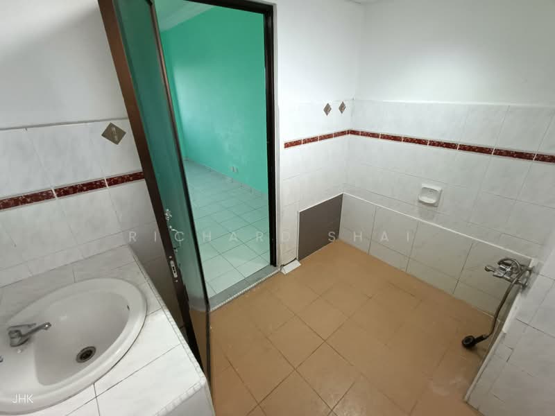 Apartment for Sale at Seri Mutiara Apartment - Richard Shai - Bathroom - PropertyGuru.com.my
