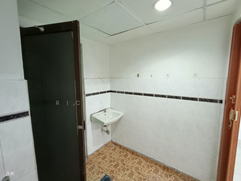 Apartment for Sale at Seri Mutiara Apartment - Richard Shai - Bathroom - PropertyGuru.com.my