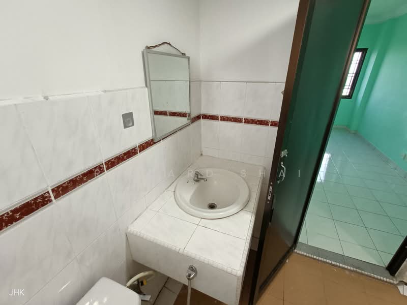 Apartment for Sale at Seri Mutiara Apartment - Richard Shai - Bathroom - PropertyGuru.com.my