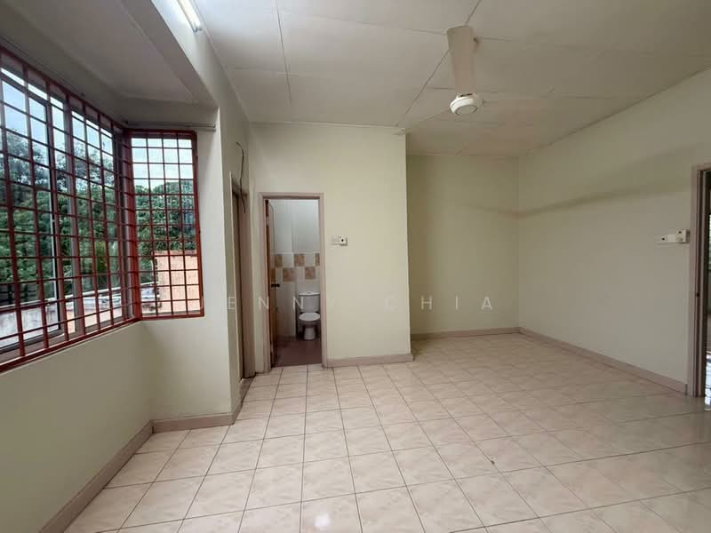 Rumah Teres 2 Tingkat untuk Disewa di Semenyih (Selangor) - Jenny Chia - Living Room - PropertyGuru.com.my