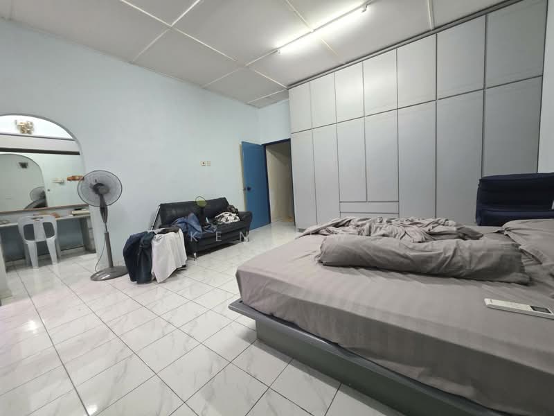 2-storey Terraced House for Sale in Taman Connaught (Cheras) - Ken Lew - Bedroom - PropertyGuru.com.my