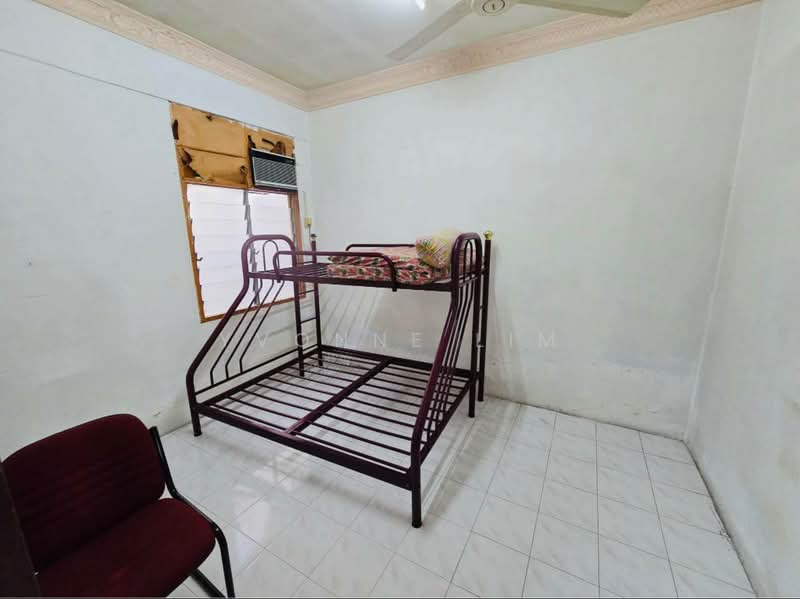 Rumah Teres 1 Tingkat untuk Dijual di Taman Ungku Tun Aminah (Skudai) - Yvonne Lim - Bedroom - PropertyGuru.com.my