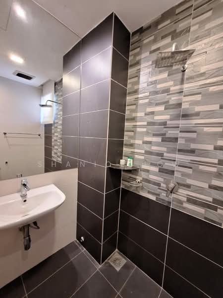 Semi-Detached House for Rent in Taman Tasik Prima (Puchong) - Shanice Low - Bathroom - PropertyGuru.com.my