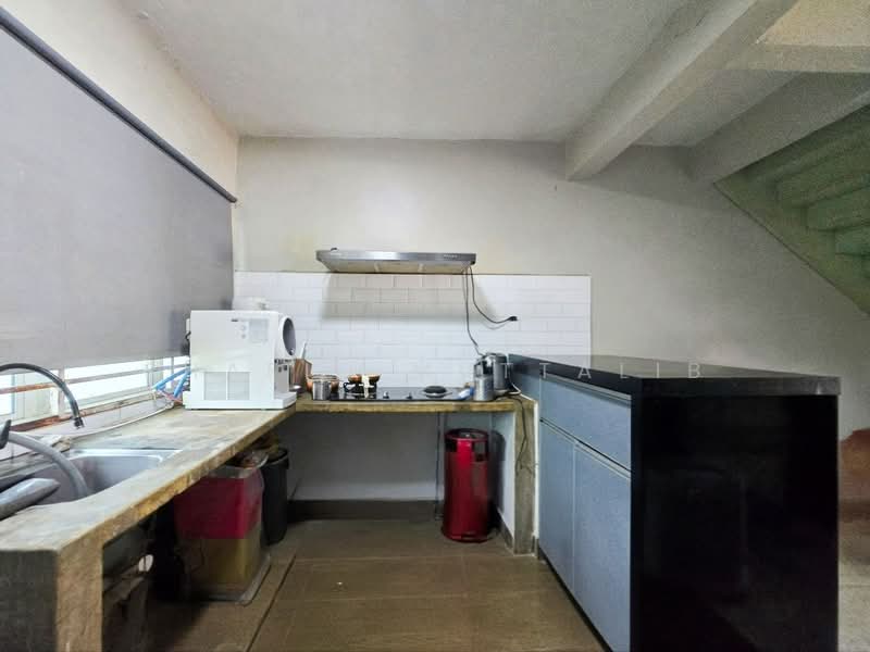 2-storey Terraced House for Sale in Seksyen 17 (Shah Alam) - Shafiq Muttalib - Kitchen - PropertyGuru.com.my