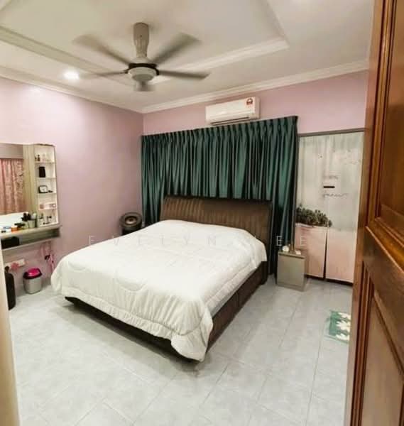 2-storey Terraced House for Sale in Taman Bukit Idaman (Selayang) - Evelyn Lee - Bedroom - PropertyGuru.com.my