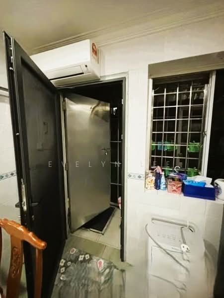 2-storey Terraced House for Sale in Taman Bukit Idaman (Selayang) - Evelyn Lee - Entrance - PropertyGuru.com.my