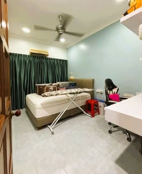 2-storey Terraced House for Sale in Taman Bukit Idaman (Selayang) - Evelyn Lee - Bedroom - PropertyGuru.com.my