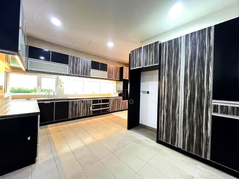 Rumah Berkembar untuk Dijual di Kinrara Residence (Puchong) - Andy Gan - Dry Kitchen - PropertyGuru.com.my