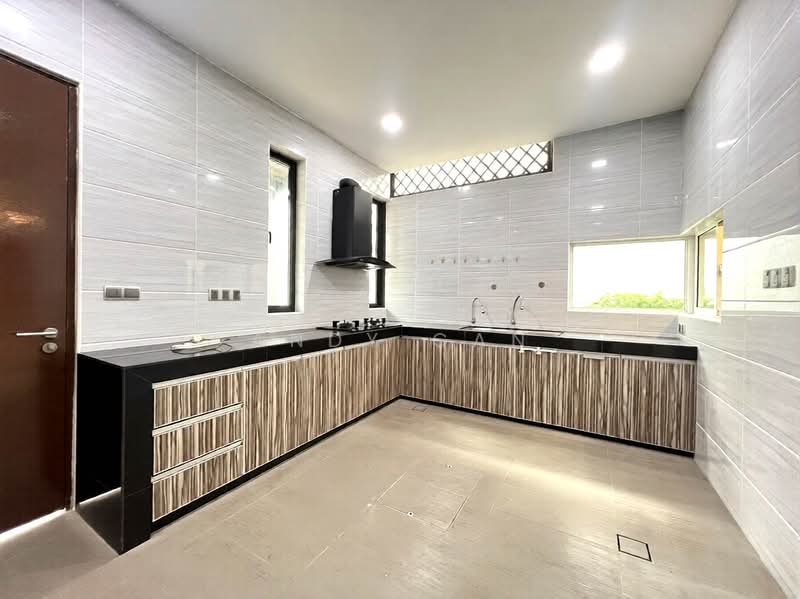 Rumah Berkembar untuk Dijual di Kinrara Residence (Puchong) - Andy Gan - Wet Kitchen - PropertyGuru.com.my