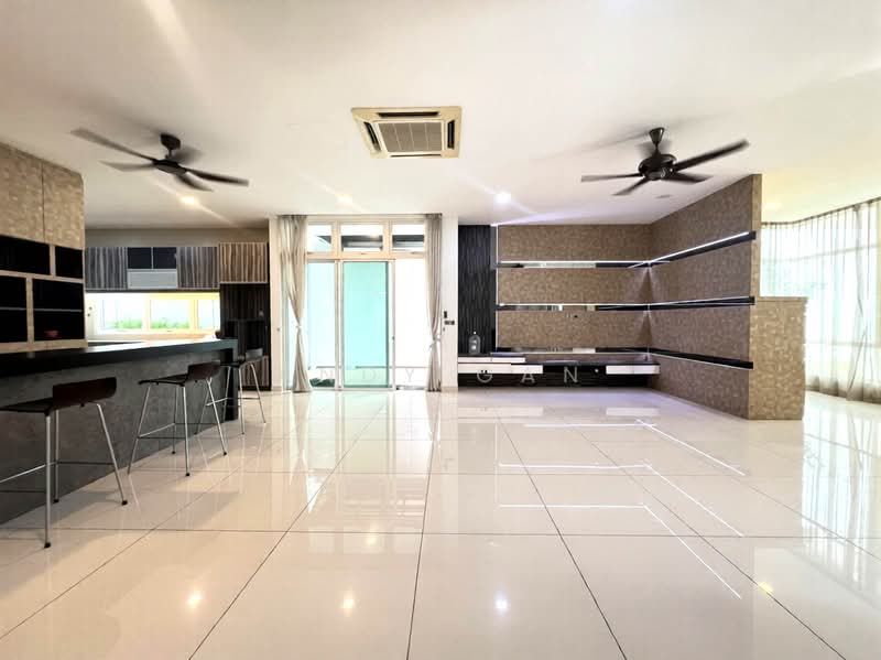Rumah Berkembar untuk Dijual di Kinrara Residence (Puchong) - Andy Gan - Living area - PropertyGuru.com.my