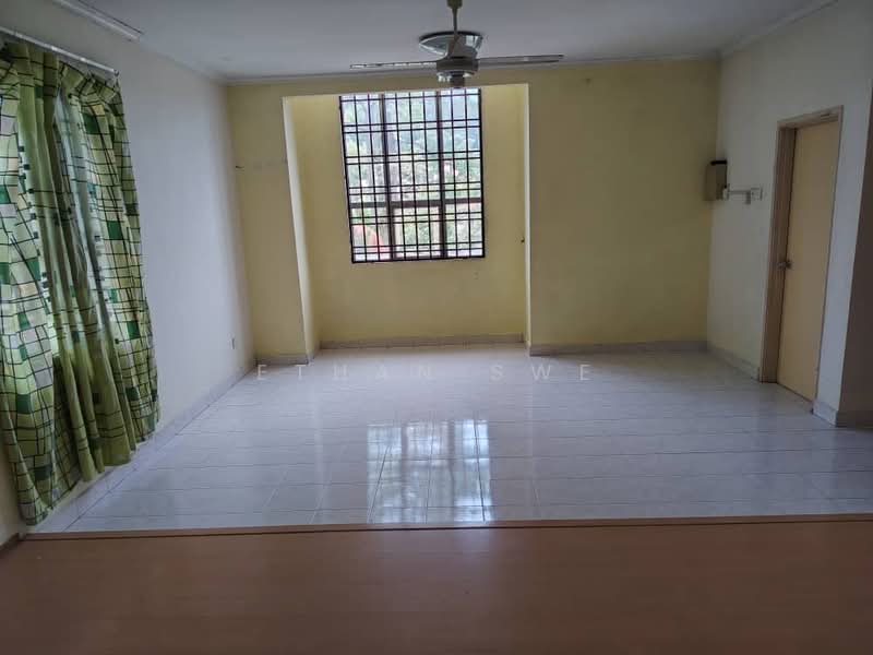 Rumah Berkembar untuk Dijual di Shah Alam (Selangor) - Ethan Swe - Living Room - PropertyGuru.com.my