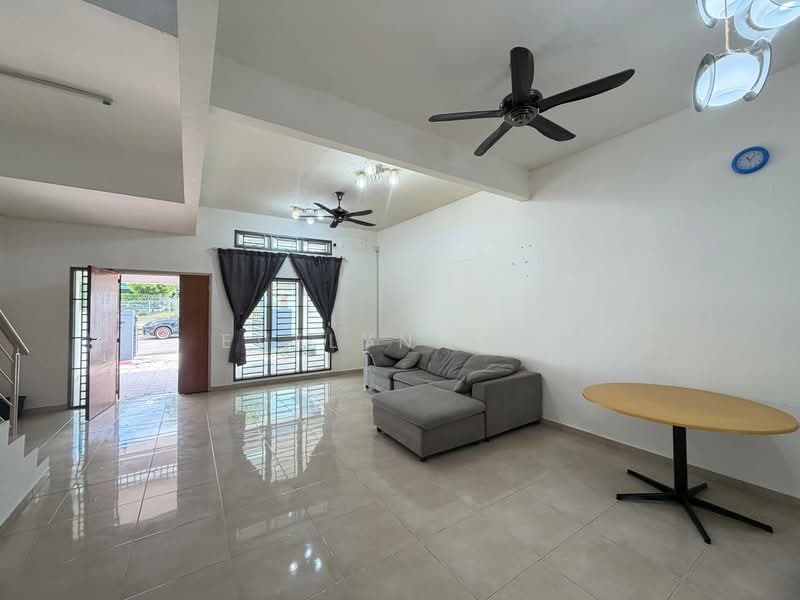 2-storey Terraced House for Sale in Taman Nusa Sentral (Iskandar Puteri (Nusajaya)) - Evelyn Tan - Living Room - PropertyGuru.com.my