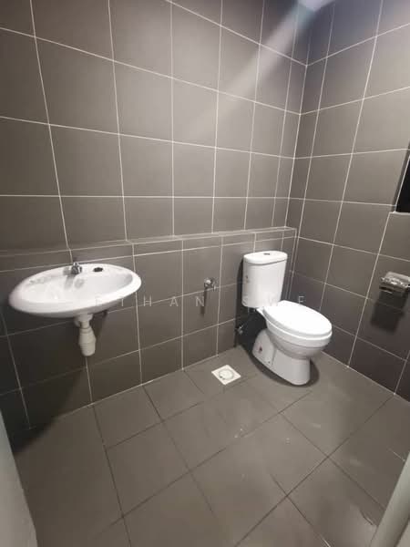 Kondominium untuk Dijual di Residensi Bukit Palma 1 (Palm Hill Residence 1) - Ethan Swe - Bathroom - PropertyGuru.com.my
