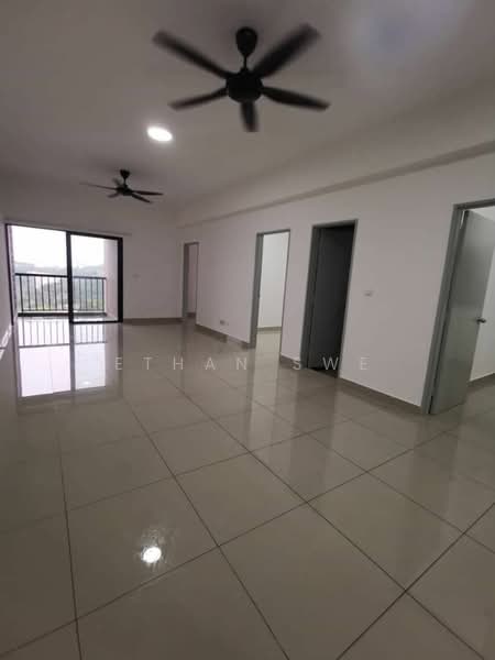 Kondominium untuk Dijual di Residensi Bukit Palma 1 (Palm Hill Residence 1) - Ethan Swe - Living Room - PropertyGuru.com.my