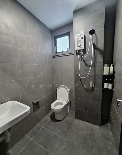 Servis Apartment untuk Disewa di Neu Suites - Samuel Tan - Bathroom - PropertyGuru.com.my