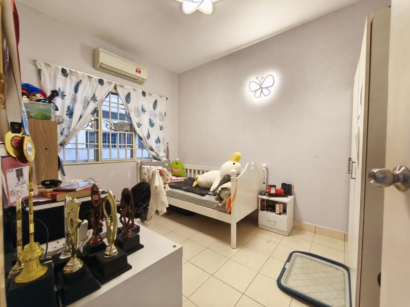 Apartment for Sale at Serdang Villa Apartment - Yenn Chong - Bedroom - PropertyGuru.com.my