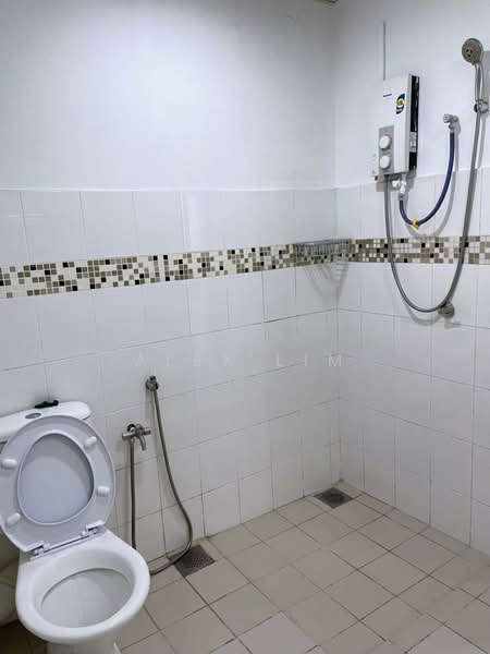 Apartment for Rent at One World 2 (1-Sky) - Alex Lim - Bathroom - PropertyGuru.com.my
