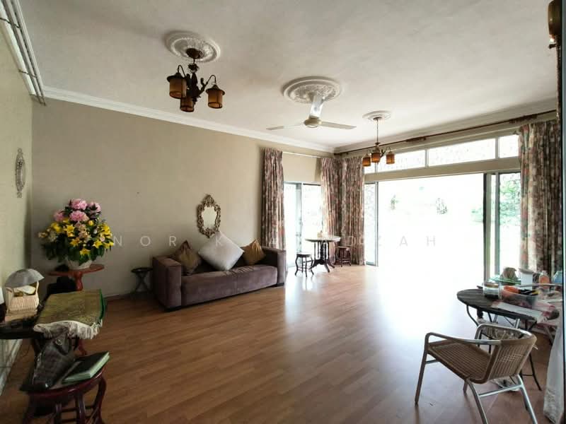 Bungalow for Sale in Seksyen 11 (Shah Alam) - Nor Khafadzah - Living Room - PropertyGuru.com.my