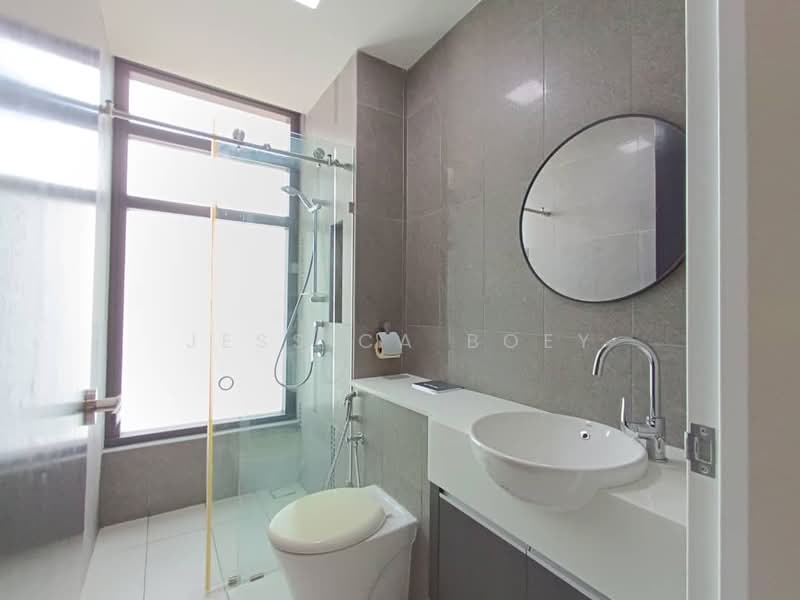 Servis Apartment untuk Dijual di Setia Sky 88 - Jessica Boey - Bathroom - PropertyGuru.com.my
