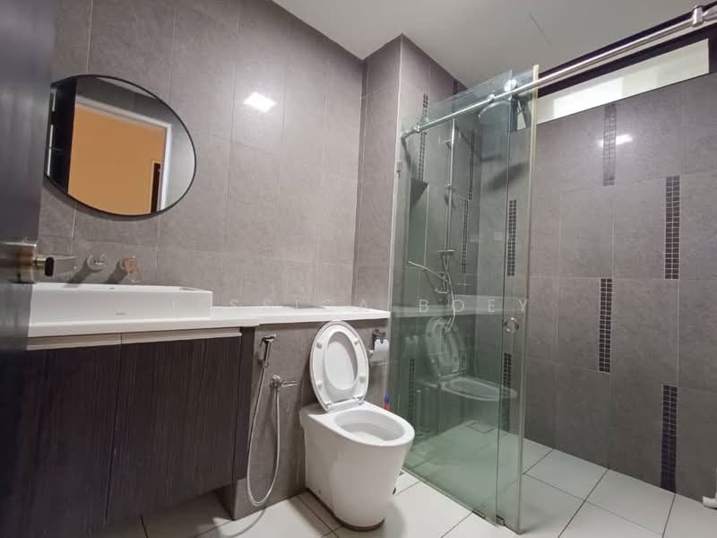 Servis Apartment untuk Dijual di Setia Sky 88 - Jessica Boey - Bathroom - PropertyGuru.com.my