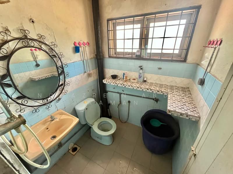Rumah Teres 2 Tingkat untuk Dijual di Seksyen 24 (Shah Alam) - Norazrein Abdul Raman - Bathroom - PropertyGuru.com.my