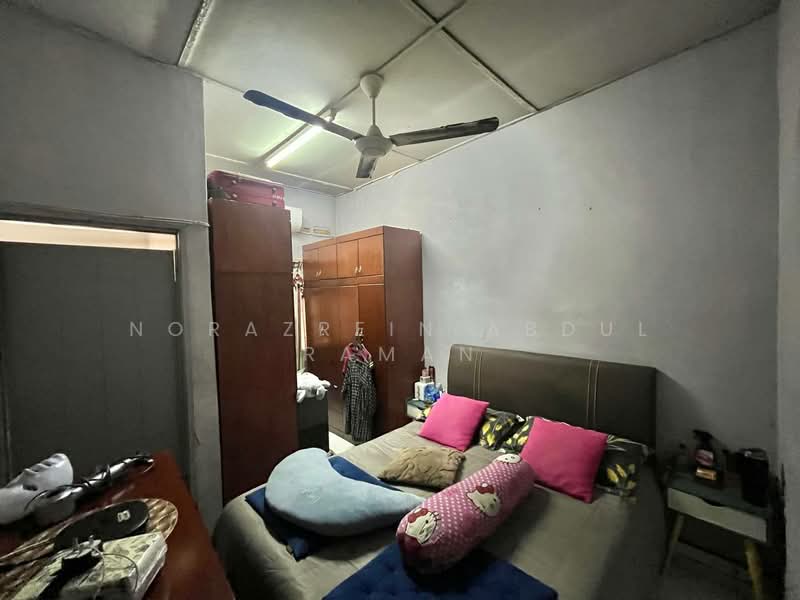 Rumah Teres 2 Tingkat untuk Dijual di Seksyen 24 (Shah Alam) - Norazrein Abdul Raman - Bedroom - PropertyGuru.com.my