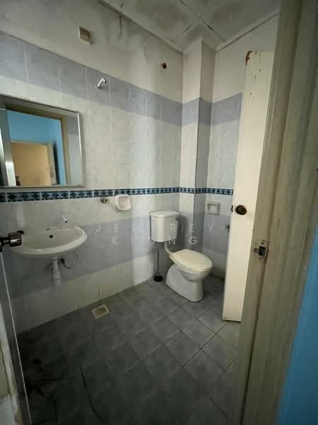 2-storey Terraced House for Sale in Taman Mutiara Rini (Skudai) - Jeffrey Kiong - Bathroom - PropertyGuru.com.my