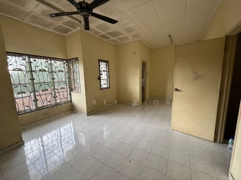 2-storey Terraced House for Sale in Taman Mutiara Rini (Skudai) - Jeffrey Kiong - Living Room - PropertyGuru.com.my
