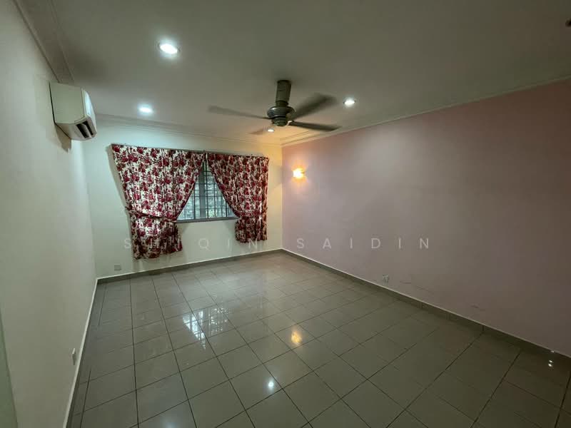 Rumah Berkembar untuk Dijual di Seksyen 9 (Shah Alam) - Shiqin Saidin - Living Room - PropertyGuru.com.my