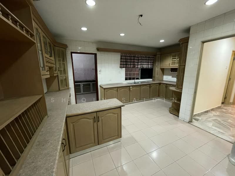 Rumah Berkembar untuk Dijual di Seksyen 9 (Shah Alam) - Shiqin Saidin - Kitchen - PropertyGuru.com.my