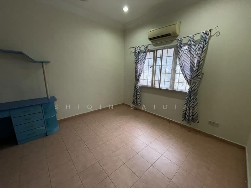 Rumah Berkembar untuk Dijual di Seksyen 9 (Shah Alam) - Shiqin Saidin - Study - PropertyGuru.com.my